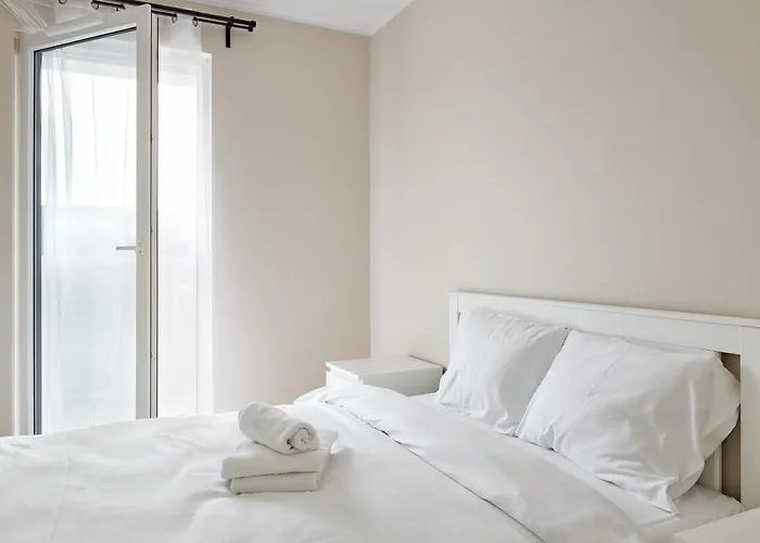 Poznan Airport Homely Apartment